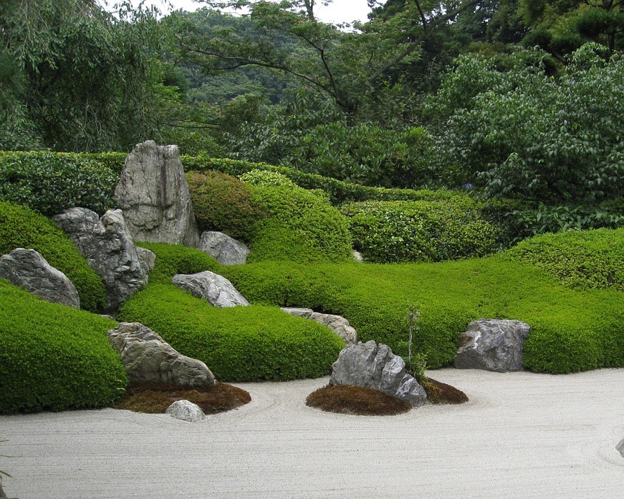 Stones in an all-green garden